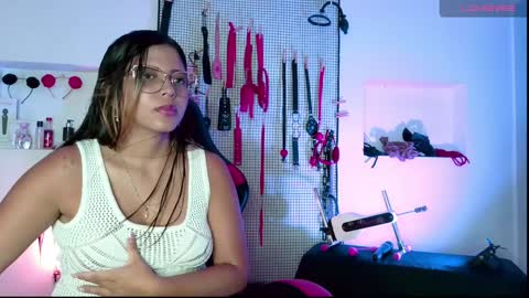 Snapshot of meggan_greey chatting on 01/19/25, 09:23 Your best slave  online show from 01/19/25, 09:23