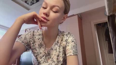 Mia online show from 02/23/26, 08:12