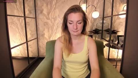 Meggy online show from 09/19/25, 01:23