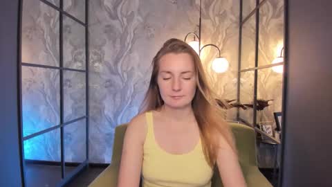 Meggy online show from 09/30/25, 01:27