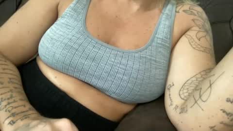 Snapshot of meghannnwesttt chatting on 07/06/26, 10:12 MeghannWest online show from 07/06/26, 10:12