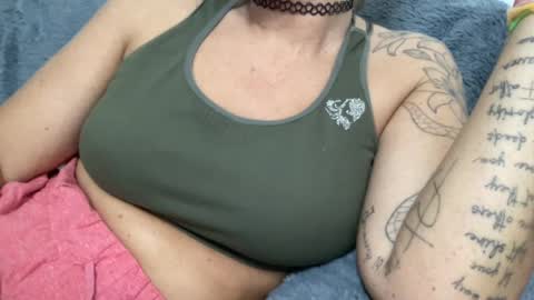 Snapshot of meghannnwesttt chatting on 07/16/26, 02:39 MeghannWest online show from 07/16/26, 02:39