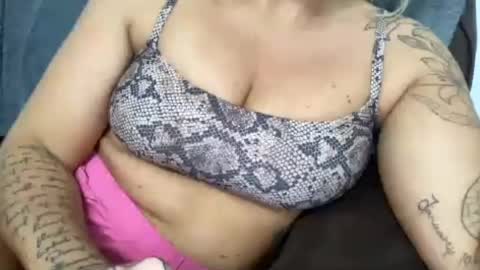 Snapshot of meghannnwesttt chatting on 07/29/26, 02:32 MeghannWest online show from 07/29/26, 02:32