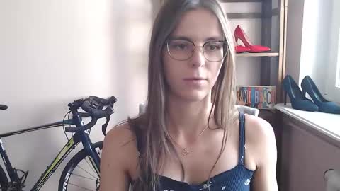 Megi online show from 04/11/26, 07:45