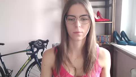 Megi online show from 04/19/26, 06:24