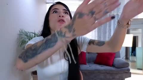 Mei online show from 02/09/25, 06:58