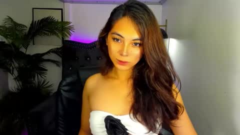 Snapshot of meiluxe chatting on 05/16/26, 10:36 meiluxe online show from 05/16/26, 10:36