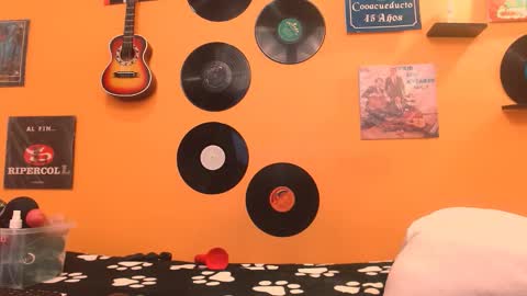 MEIS online show from 11/25/25, 01:49