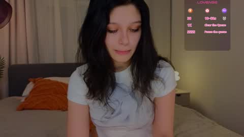 Snapshot of melan1e_ chatting on 12/04/24, 06:06 mel online show from 12/04/24, 06:06