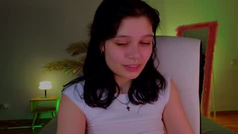 Snapshot of melan1e_ chatting on 01/27/25, 02:42 mel online show from 01/27/25, 02:42