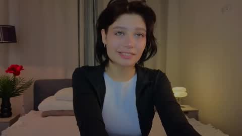 Snapshot of melan1e_ chatting on 03/05/25, 09:48 mel online show from 03/05/25, 09:48