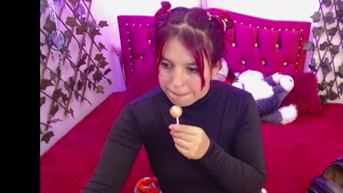Snapshot of melani_cute01 chatting on 04/29/26, 11:33 melani_cute01 online show from 04/29/26, 11:33