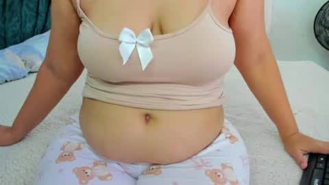 Snapshot of melani_dreamss1 chatting on 06/15/26, 02:52 Melani online show from 06/15/26, 02:52