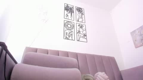 melani greyy online show from 11/21/25, 09:24