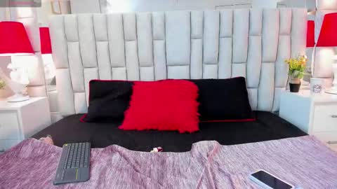 melani hom online show from 09/17/25, 12:40