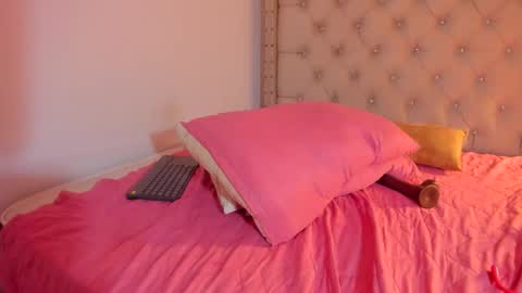 melania_xtreme online show from 02/15/26, 07:51