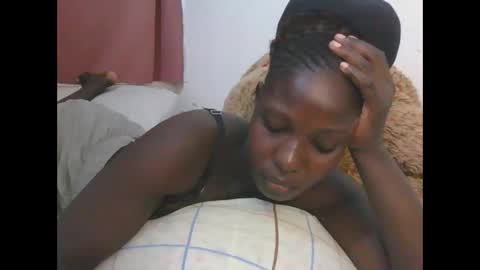 Snapshot of melanie_bae1 chatting on 05/18/26, 04:46 melanie_bae1 online show from 05/18/26, 04:46