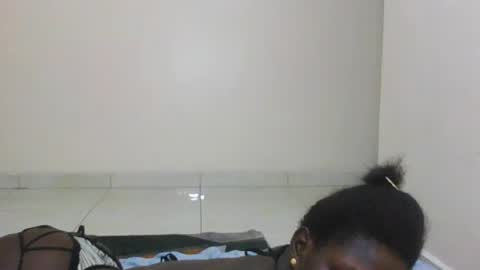 Snapshot of melanie_bae1 chatting on 07/18/26, 01:32 melanie_bae1 online show from 07/18/26, 01:32