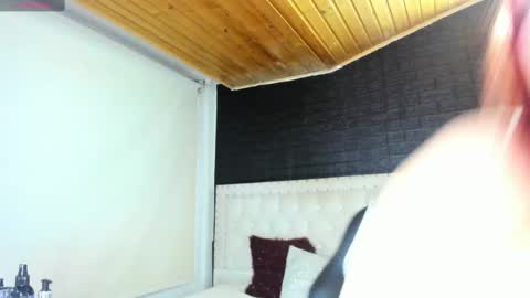 Melanie  online show from 03/04/25, 04:06