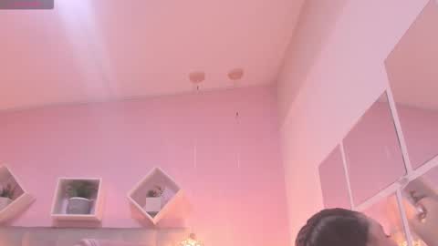 Melanie  online show from 11/24/25, 04:01