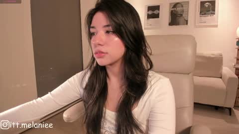 Snapshot of melanie_owo chatting on 05/24/26, 02:05 Melanie online show from 05/24/26, 02:05