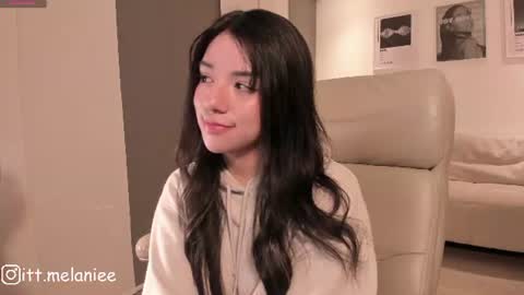 Snapshot of melanie_owo chatting on 06/27/26, 02:05 Melanie online show from 06/27/26, 02:05