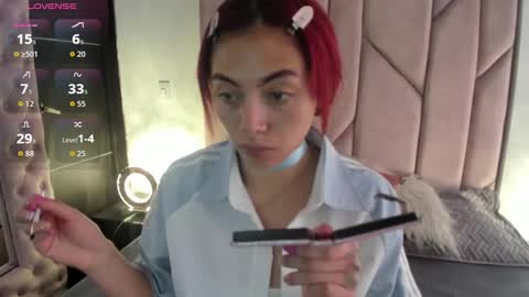 Melanie roux  online show from 11/10/25, 12:04