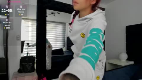 Melanie roux  online show from 02/04/26, 12:22