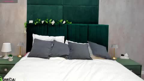 Melanie online show from 11/21/25, 01:15