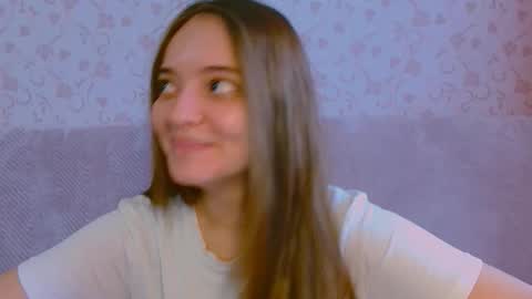 Snapshot of melaniealves chatting on 09/21/25, 04:14 MelanieAlves online show from 09/21/25, 04:14