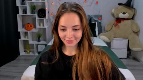 Snapshot of melaniealves chatting on 10/14/25, 12:28 MelanieAlves online show from 10/14/25, 12:28