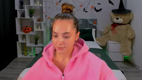 Snapshot of melaniealves chatting on 10/20/25, 06:08 MelanieAlves online show from 10/20/25, 06:08