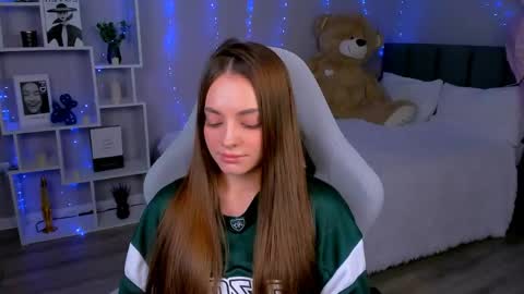 MelanieAlves online show from 04/18/26, 08:20