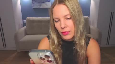 Melanie Bennett online show from 01/12/26, 06:07