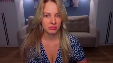 Snapshot of melaniebennett chatting on 06/18/26, 06:46 Melanie Bennett online show from 06/18/26, 06:46