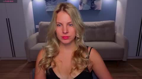 Snapshot of melaniebennett chatting on 06/19/26, 06:40 Melanie Bennett online show from 06/19/26, 06:40