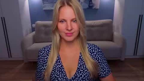Snapshot of melaniebennett chatting on 07/11/26, 09:23 Melanie Bennett online show from 07/11/26, 09:23