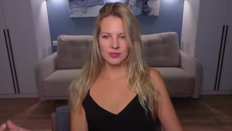 Snapshot of melaniebennett chatting on 07/28/26, 08:54 Melanie Bennett online show from 07/28/26, 08:54