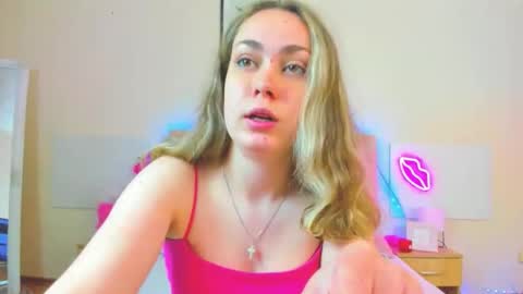 Snapshot of melaniecutys chatting on 05/09/26, 05:23 Melania online show from 05/09/26, 05:23