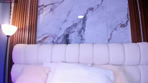 Snapshot of melanieklaus2 chatting on 07/19/26, 03:32 MELANIE online show from 07/19/26, 03:32