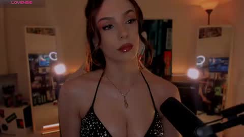 Melanie  online show from 06/18/26, 06:56