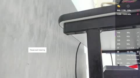 Snapshot of melanierioss_ chatting on 05/10/26, 12:43 online show from 05/10/26, 12:43