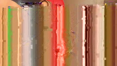 Snapshot of melanierioss_ chatting on 05/11/26, 04:04 online show from 05/11/26, 04:04