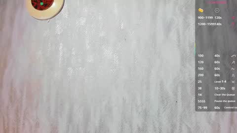 Snapshot of melanierioss_ chatting on 06/05/26, 01:17 online show from 06/05/26, 01:17