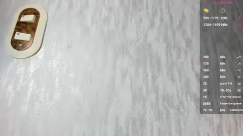 Snapshot of melanierioss_ chatting on 06/20/26, 12:52 online show from 06/20/26, 12:52