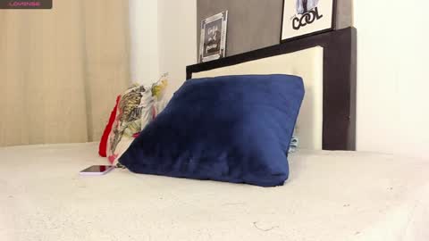 melaniie_roussel online show from 01/29/25, 03:44