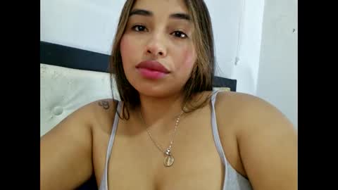 melaniie_roussel online show from 04/04/26, 11:57