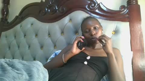 Snapshot of melaninblue chatting on 01/06/26, 05:49 melaninblue online show from 01/06/26, 05:49