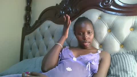 Snapshot of melaninblue chatting on 01/16/26, 05:17 melaninblue online show from 01/16/26, 05:17