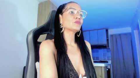 Snapshot of melannia_hills chatting on 03/11/25, 01:23 melannia_hills online show from 03/11/25, 01:23